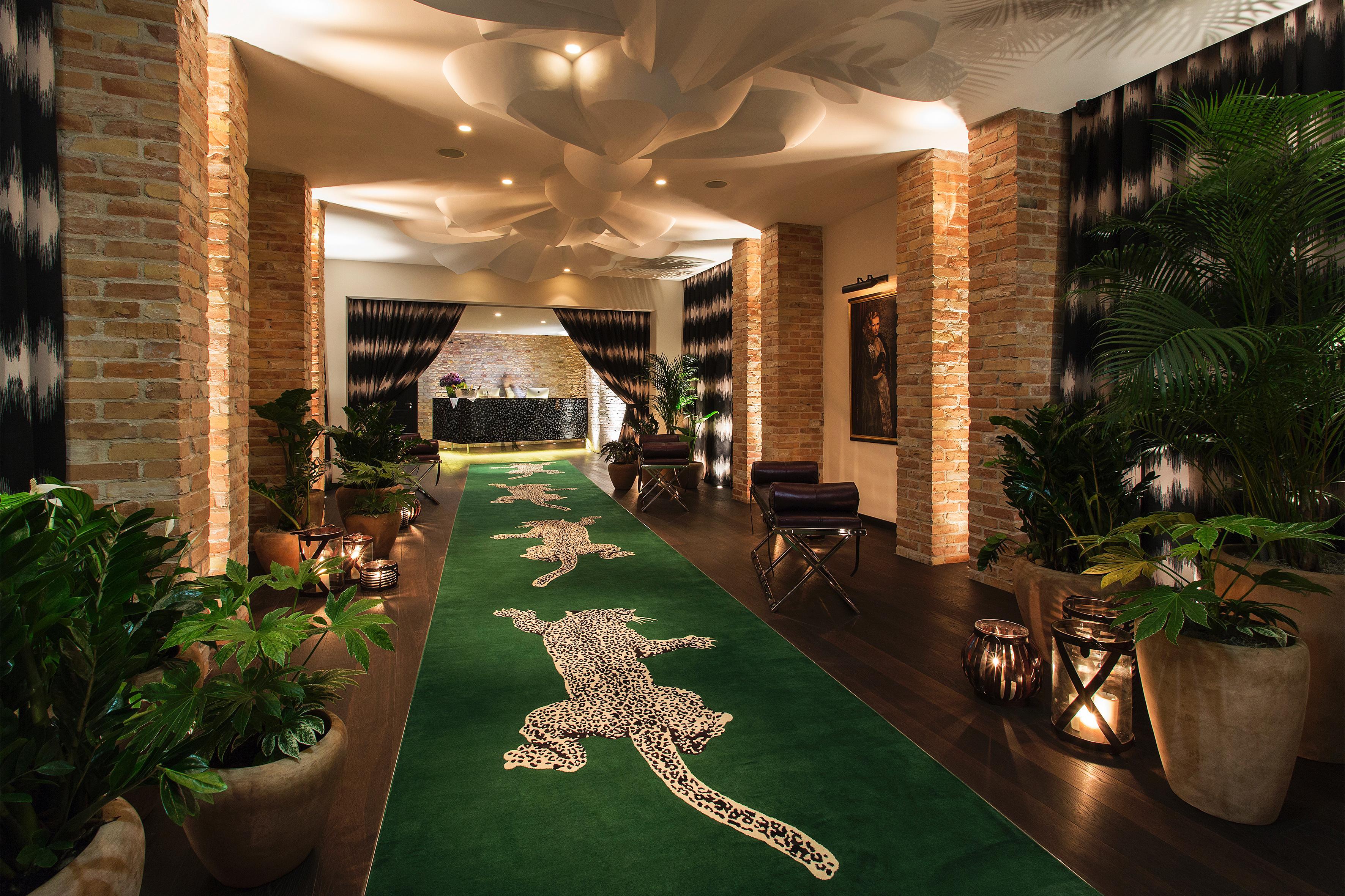 Hotel Zoo Berlin Dış mekan fotoğraf The lobby of the hotel