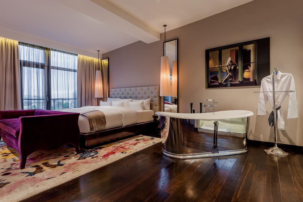Hotel Zoo Berlin Dış mekan fotoğraf A suite at the hotel